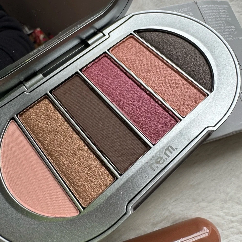 R.E.M. Beauty brand new